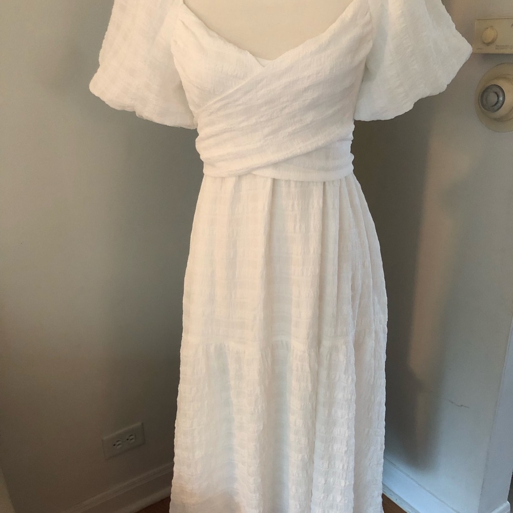 Astr Elegant White puff Sleeve Midi Dress